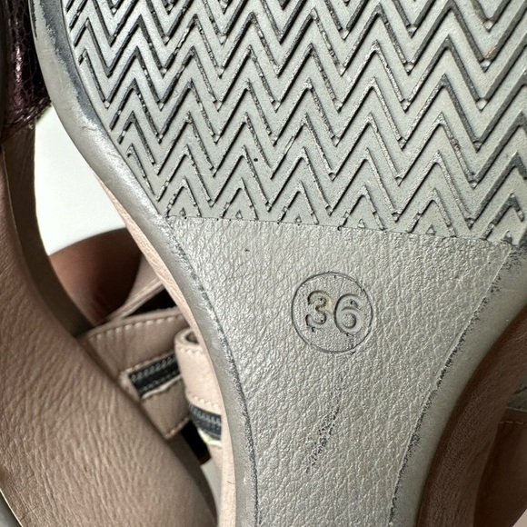 Bueno Beige Wedge Leather Sandals Size 36 (6) - Picture 10 of 12